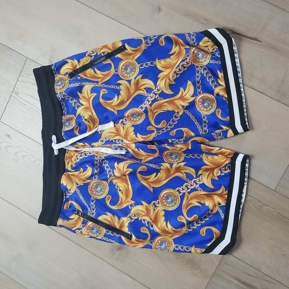 Bermuda Shorts with popular print - Picture 1 of 7